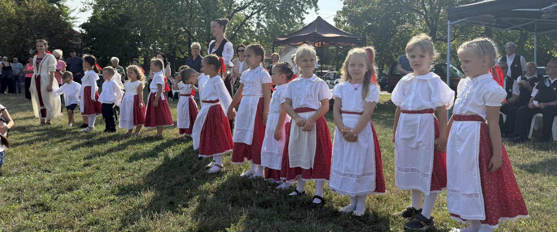 Slide: Lajosváros Csillaga megnyitó