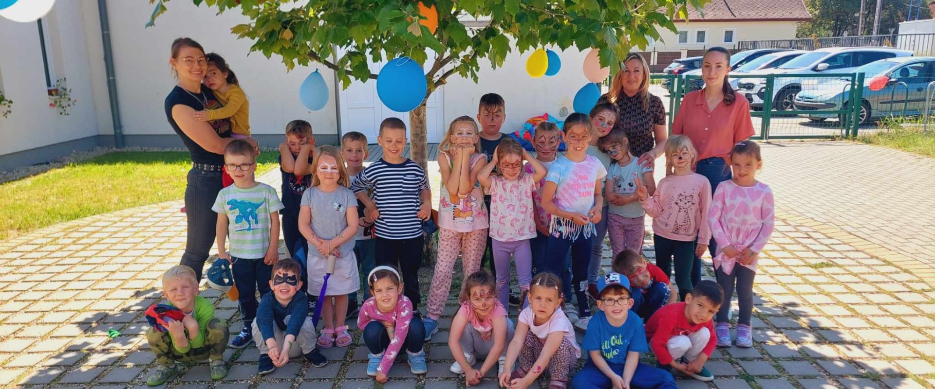 Slide: Gyereknapi arcok